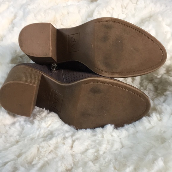 DV Dolce Vita booties lattice pattern 7.5W - Picture 5 of 5